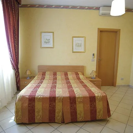 Casa Del Pellegrino מלון סירקוזה
