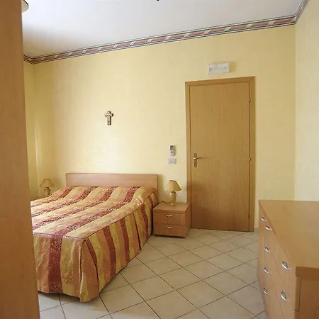 Casa Del Pellegrino 3* סירקוזה